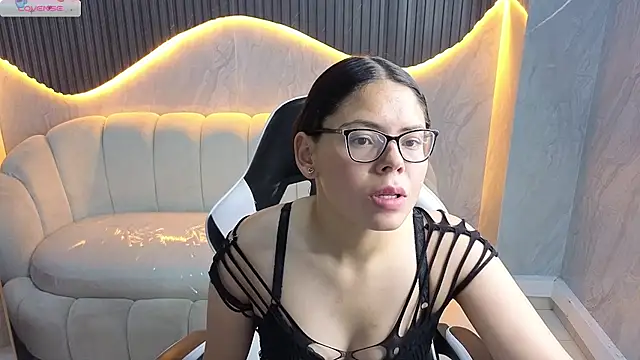 Snapshot of Polly_Tx chatting on November 30, 2:32 pm Polly Tx online show from November 30, 2:32 pm