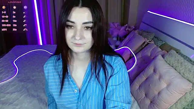 Snapshot of AdeleCutie chatting on December 3, 8:29 pm AdeleCutie online show from December 3, 8:29 pm