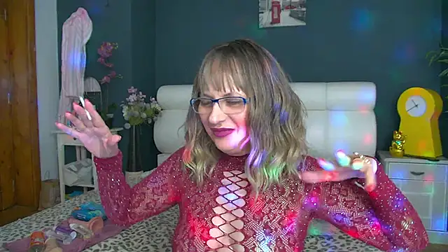 Snapshot of Cougar_Milff chatting on May 18, 4:02 pm Cougar Milff online show from May 18, 4:02 pm