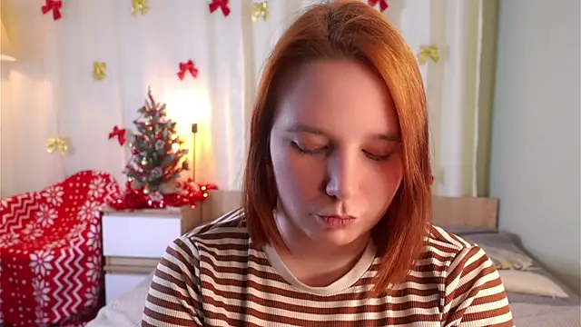 Snapshot of GwendaWhetham chatting on December 15, 11:03 am GwendaWhetham online show from December 15, 11:03 am