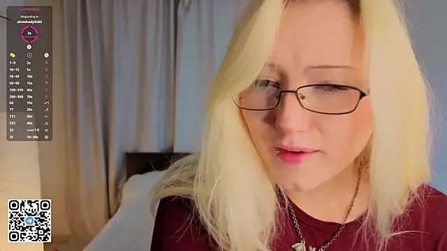 Snapshot of StellaZeolla chatting on December 18, 4:07 am StellaZeolla online show from December 18, 4:07 am