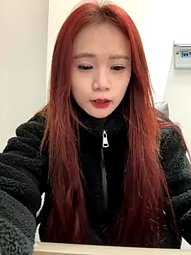 YYoom online show from November 28, 9:34 am