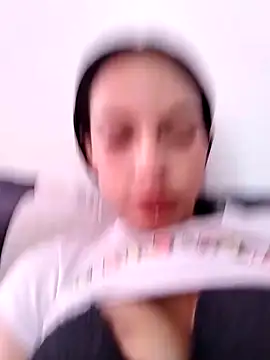 Snapshot of Amarantaa_swet chatting on December 16, 2:33 pm Amarantaa swet online show from December 16, 2:33 pm