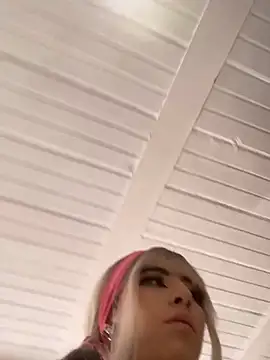 Snapshot of Ravenkittyy chatting on November 29, 9:18 pm Ravenkittyy online show from November 29, 9:18 pm