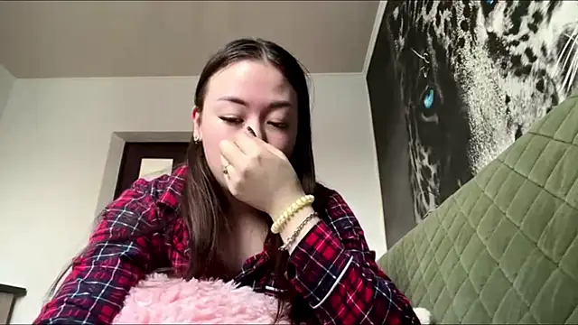 Snapshot of CurietHana1 chatting on December 17, 4:18 am CurietHana1 online show from December 17, 4:18 am