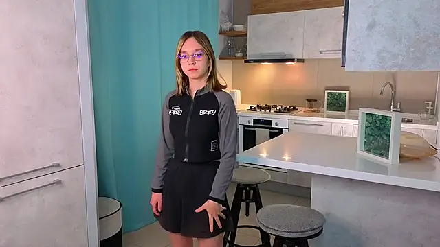 Snapshot of SharriDobes chatting on December 3, 3:54 pm SharriDobes online show from December 3, 3:54 pm