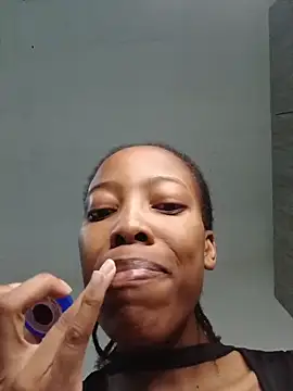 Snapshot of MsParisSmith chatting on November 29, 1:25 pm MsParisSmith online show from November 29, 1:25 pm