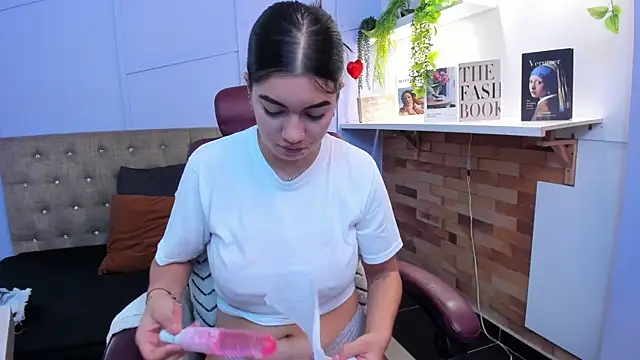 lourenfox online show from November 28, 12:30 pm