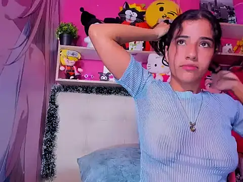 Snapshot of peachrouge chatting on December 13, 10:04 pm peachrouge online show from December 13, 10:04 pm