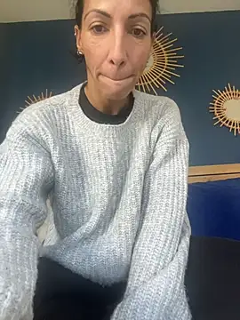 Snapshot of Soniaxxx31 chatting on November 27, 12:18 pm Soniaxxx31 online show from November 27, 12:18 pm