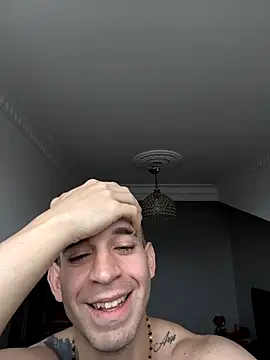 Snapshot of hazarcannn chatting on April 8, 4:45 am hazarcannn online show from April 8, 4:45 am