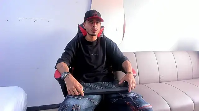 MatthewCullen online show from December 19, 5:42 pm