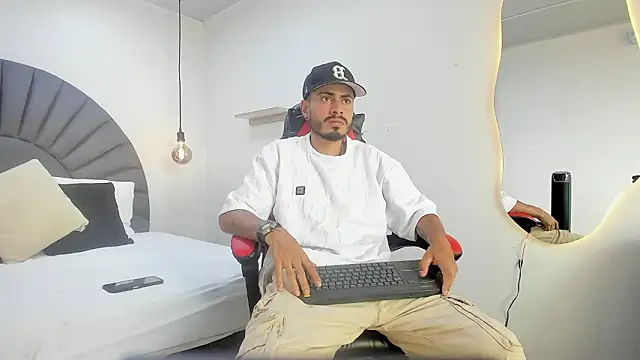 MatthewCullen online show from February 8, 7:50 pm