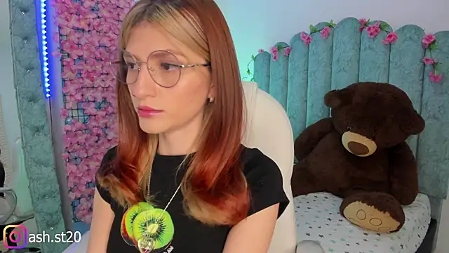 Ash 20  online show from December 19, 3:19 pm