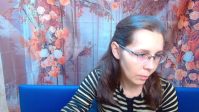 Snapshot of DaisyEdit chatting on November 30, 6:06 am DaisyEdit online show from November 30, 6:06 am