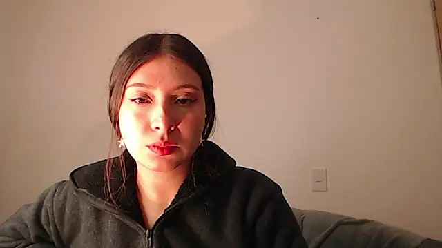 Snapshot of -Ivonny- chatting on December 2, 11:00 pm -Ivonny- online show from December 2, 11:00 pm