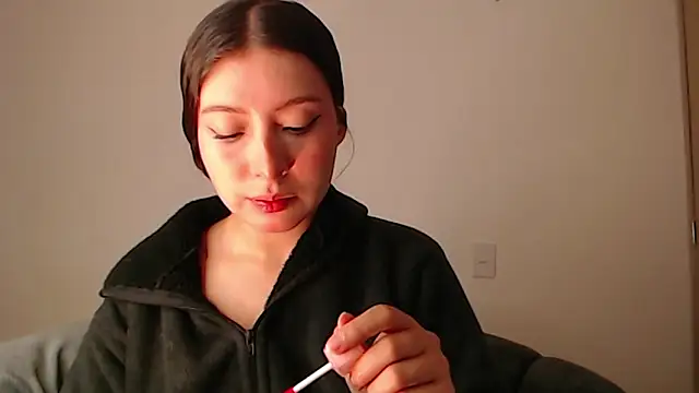 Snapshot of -Ivonny- chatting on December 5, 9:00 pm -Ivonny- online show from December 5, 9:00 pm