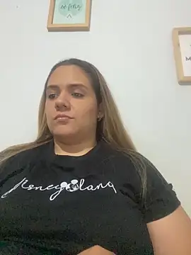 Snapshot of LoreinnFox chatting on April 19, 8:22 pm LoreinnFox online show from April 19, 8:22 pm