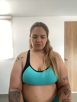 Snapshot of LoreinnFox chatting on April 23, 9:06 pm LoreinnFox online show from April 23, 9:06 pm