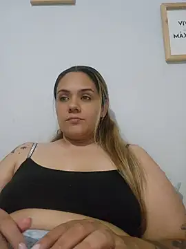 Snapshot of LoreinnFox chatting on May 1, 3:55 am LoreinnFox online show from May 1, 3:55 am