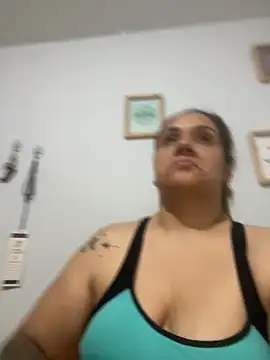 Snapshot of LoreinnFox chatting on May 7, 4:07 am LoreinnFox online show from May 7, 4:07 am