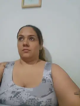 Snapshot of LoreinnFox chatting on May 16, 9:46 pm LoreinnFox online show from May 16, 9:46 pm