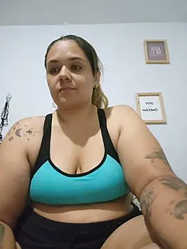 Snapshot of LoreinnFox chatting on May 23, 4:29 am LoreinnFox online show from May 23, 4:29 am
