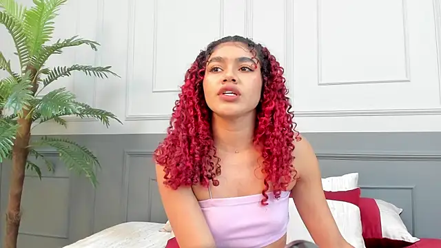 Snapshot of Red_Vel_ chatting on December 15, 11:03 am Red Vel online show from December 15, 11:03 am