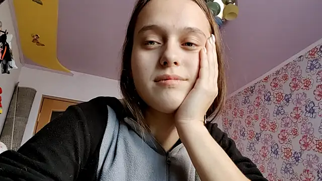 Snapshot of SophieHazely chatting on December 5, 1:36 am SophieHazely online show from December 5, 1:36 am