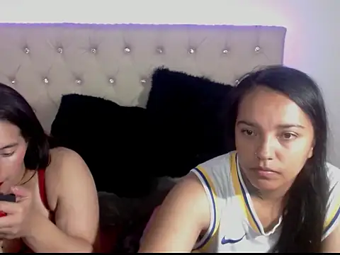 Snapshot of sharon_and_sharit chatting on December 2, 3:01 am sharon and sharit online show from December 2, 3:01 am