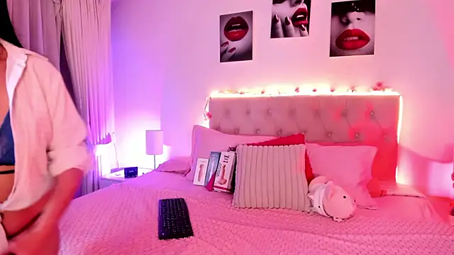 Snapshot of Charlotte_rider_ chatting on December 16, 3:55 am Charlotte rider online show from December 16, 3:55 am