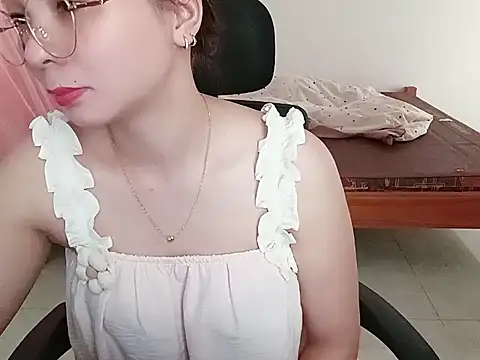 BabyDoll1999 online show from May 28, 2:42 am