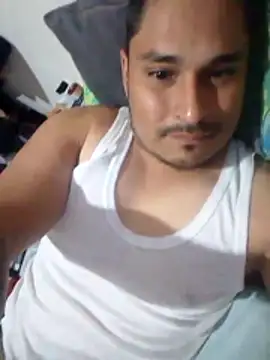 Snapshot of cristian112090 chatting on February 7, 4:54 pm cristian112090 online show from February 7, 4:54 pm