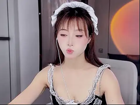 Snapshot of Kikikiki5678 chatting on December 14, 7:03 am Kikikiki5678 online show from December 14, 7:03 am