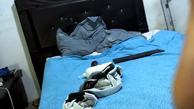 Snapshot of Alonso_parati chatting on December 15, 5:01 am Alonso parati online show from December 15, 5:01 am