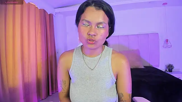 CloeEvans0 online show from December 4, 7:55 pm