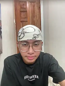 asiantwink0000 online show from February 7, 9:18 pm