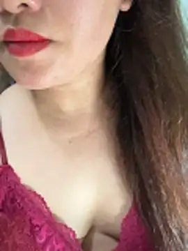 Snapshot of light_wei chatting on June 8, 3:45 pm light wei online show from June 8, 3:45 pm