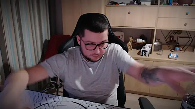 Snapshot of kevinnlovelly chatting on December 22, 4:48 pm kevinnlovelly online show from December 22, 4:48 pm