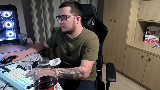 Snapshot of kevinnlovelly chatting on January 16, 8:02 pm kevinnlovelly online show from January 16, 8:02 pm