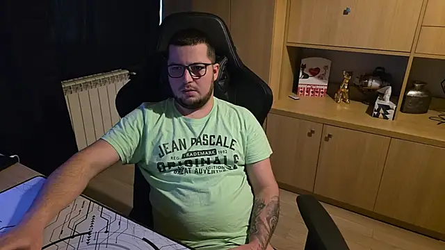 Snapshot of kevinnlovelly chatting on February 9, 7:45 am kevinnlovelly online show from February 9, 7:45 am