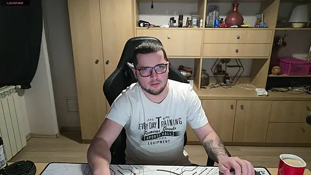 Snapshot of kevinnlovelly chatting on March 16, 10:03 pm kevinnlovelly online show from March 16, 10:03 pm