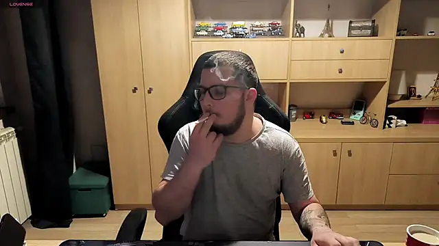 Snapshot of kevinnlovelly chatting on April 3, 4:38 pm kevinnlovelly online show from April 3, 4:38 pm