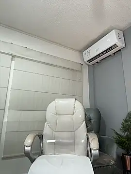 Snapshot of AnnaJaimes chatting on May 30, 12:41 am AnnaJaimes online show from May 30, 12:41 am