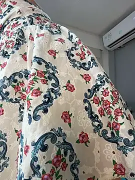 Snapshot of AnnaJaimes chatting on July 25, 8:28 pm AnnaJaimes online show from July 25, 8:28 pm