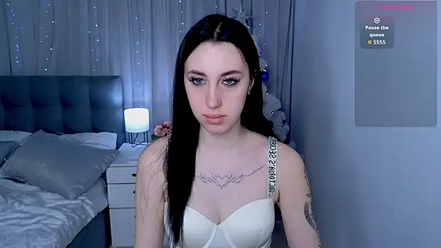 Snapshot of Miss__Linn chatting on December 16, 7:24 am Miss Linn online show from December 16, 7:24 am