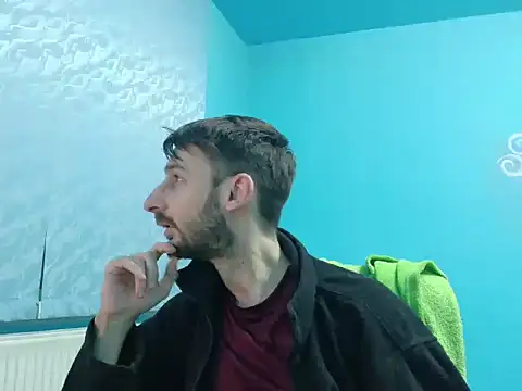 Snapshot of bigcockbignose chatting on December 15, 8:13 pm bigcockbignose online show from December 15, 8:13 pm