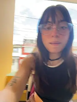 Snapshot of Mia_fiire chatting on December 13, 7:53 pm Mia fiire online show from December 13, 7:53 pm