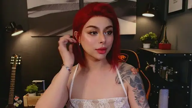 Snapshot of Kim_Kaye chatting on November 30, 5:39 pm Kim Kaye online show from November 30, 5:39 pm