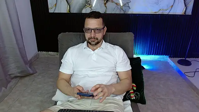 Snapshot of robert_poison1 chatting on December 5, 6:26 pm robert poison1 online show from December 5, 6:26 pm